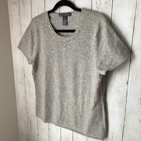 Saks Fifth Avenue Gray Cashmere Silver Sequin Shortsleeve Cropped Sweater Medium - Picture 3 of 6